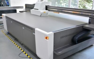 Stampanti UV Flatbed Sunthinks SGE3220: Innovazione e Versatilità per la Stampa Industriale